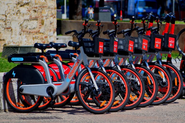 Plzeň láká na unikátní bikesharing bez potřeby aplikací