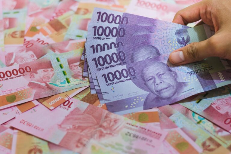 Efektivní strategie pro úsporu peněz a správu osobních financí