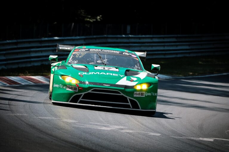 Horko na brněnské Grand Prix vyhnalo záchranáře do akce