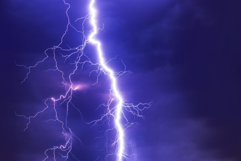 Blesk zasáhl dětský tábor na Jindřichohradecku: Zranění mezi dětmi