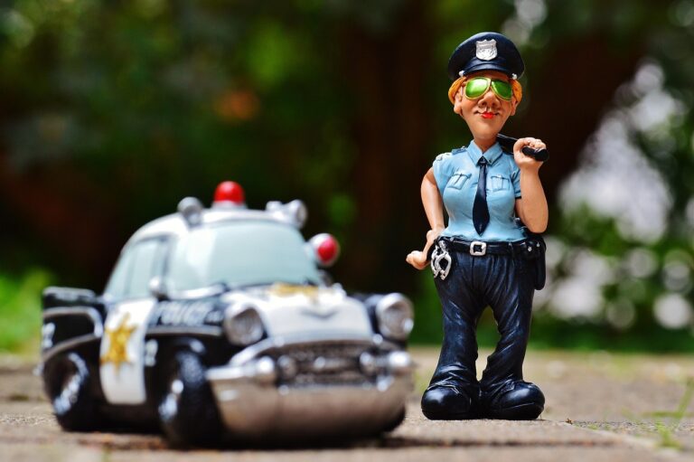 Drama v Ostravě: Policie pátrá po ozbrojeném muži, který postřelil ženu