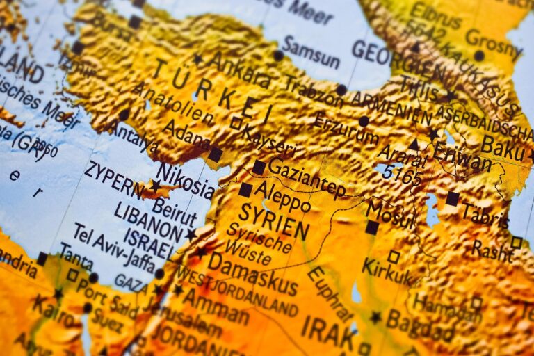 Komplexní krize na Blízkém východě: Libanon jako epicentrum geopolitických zájmů