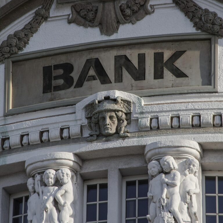 UniCredit se přibližuje k rozhodující kontrole nad Commerzbank