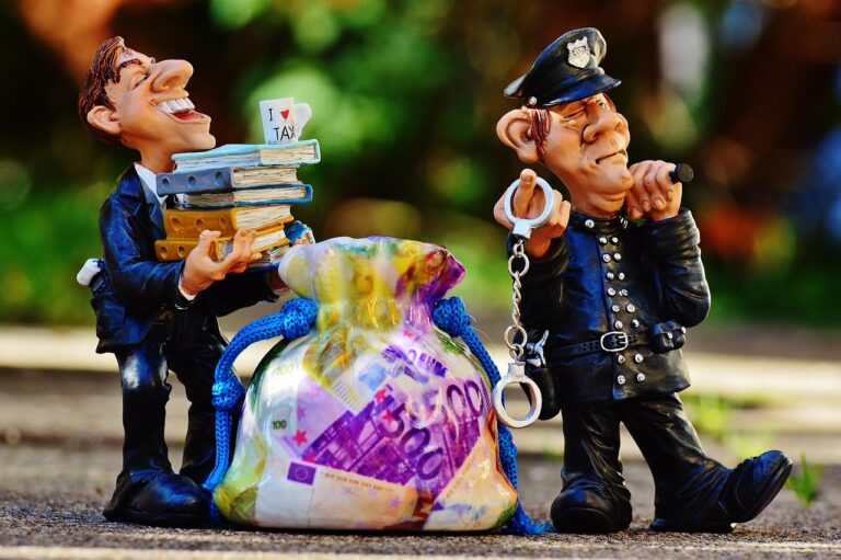 Policie rozbila mezinárodní podvodnou síť, zatkla 51 osob v Turecku