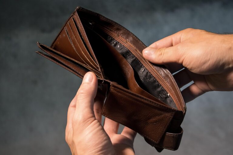 Jak efektivně spravovat osobní finance a šetřit peníze